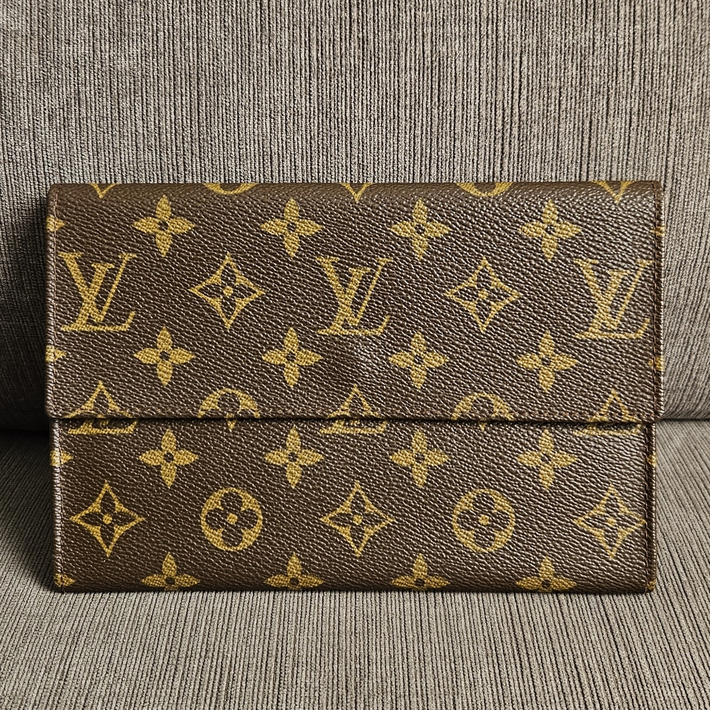 Authentic Louis Vuitton Rare Vintage Trifold Passport Wallet Monogram Clutch - Picture 2 of 16
